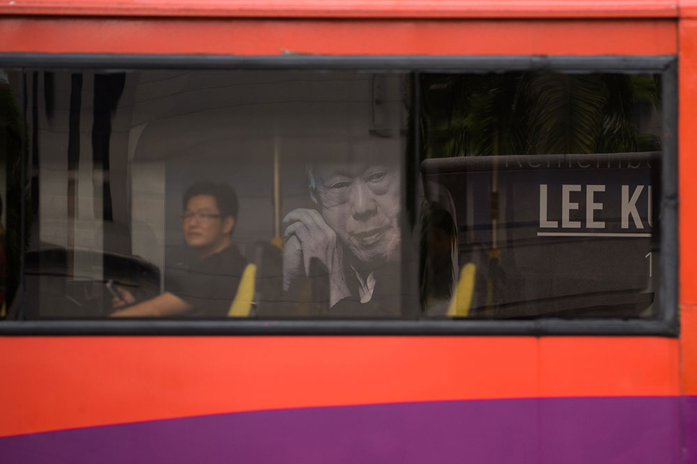 Was Lee Kuan Yew an Inspiration or a Race Traitor? Chinese Can't Agree - Vimarsana News