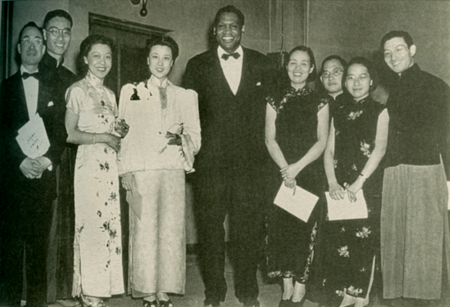 When Paul Robeson Sang for China image