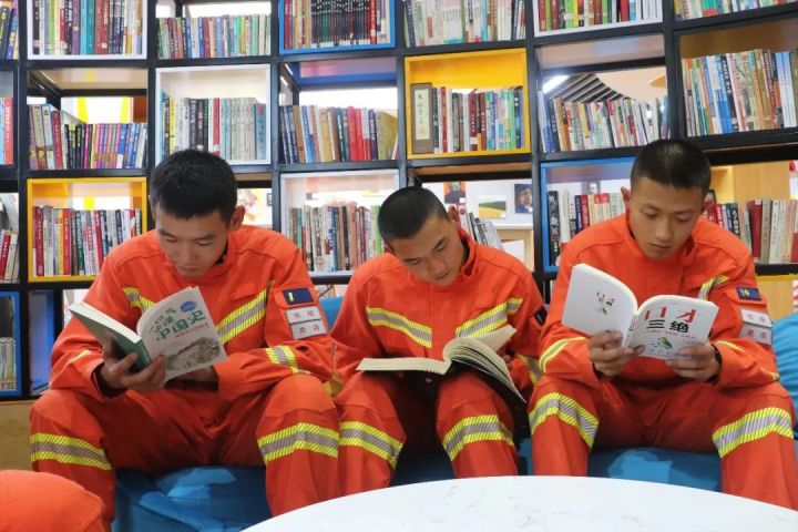 How to Become a Better Firefighter in Gansu? Read '1984,' 'How to